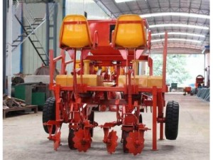 Vegetable Transplanter For Cassava Seed Planting