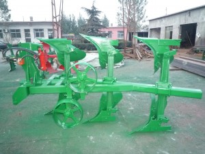 hydraulic furrow plough