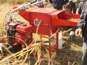 The farming machine of grain thresher,reliable performance rice corn thresher machine
