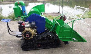 Crawler Type Mini Harvester, Mini Combine Harvester, Wheat Rice Harvester