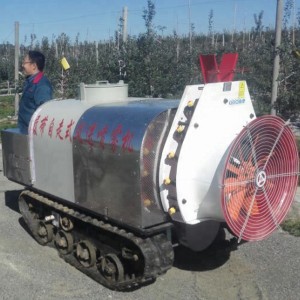 Self propelled air sprayer